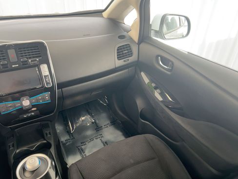 Used 2016 Nissan Leaf SV image 26