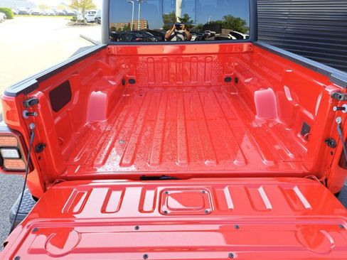 Used 2025 Jeep Gladiator Mojave image 9
