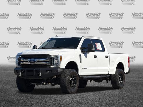 Used 2019 Ford F250 XLT w/ XLT Value Package image 9