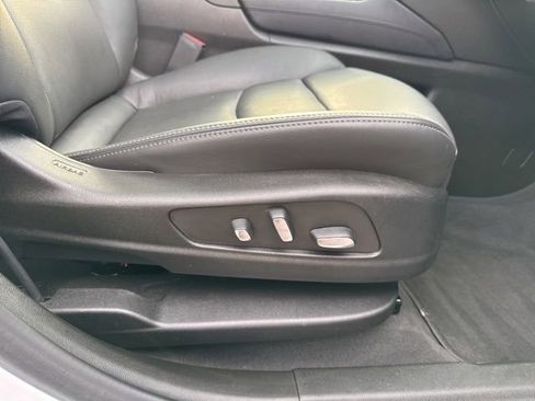 Certified 2024 Cadillac XT6 Sport w/ LPO, Floor Liner Package AWD/4WD image 31
