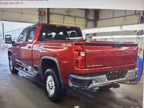 Used 2023 Chevrolet Silverado 2500 LT w/ Convenience Package image 2
