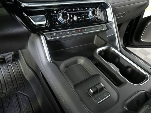 New 2026 GMC Sierra 2500 Denali w/ Denali Reserve Package image 18