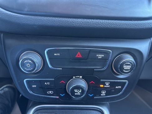 Used 2020 Jeep Compass Sport image 26