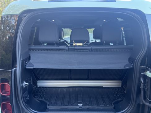 Used 2023 Land Rover Defender 110 75th Limited Edition image 32