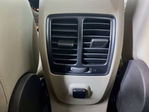 Used 2019 Ford Escape SEL AWD/4WD image 32