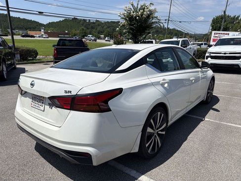Used 2019 Nissan Altima 2.5 SR FWD image 5