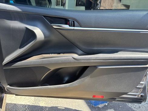 Used 2021 Toyota Camry LE image 54