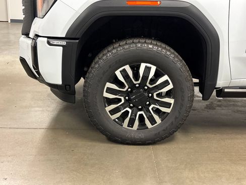 New 2026 GMC Sierra 2500 Denali Ultimate AWD/4WD image 8