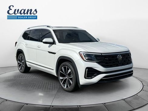 Certified 2024 Volkswagen Atlas SEL Premium R-Line AWD/4WD image 9