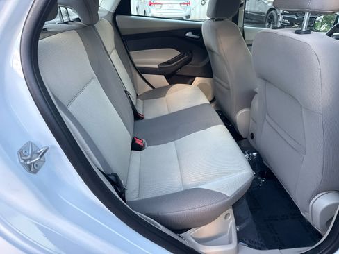 Used 2014 Ford Focus SE FWD image 14