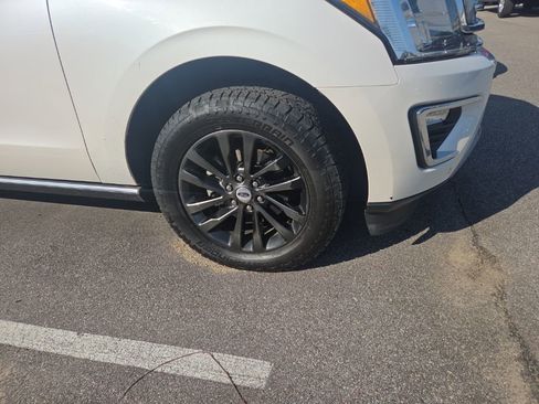 Used 2019 Ford Expedition Max Limited AWD/4WD image 10