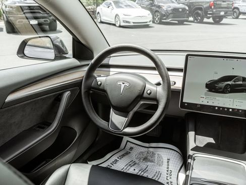 Used 2022 Tesla Model 3 Long Range AWD/4WD image 12