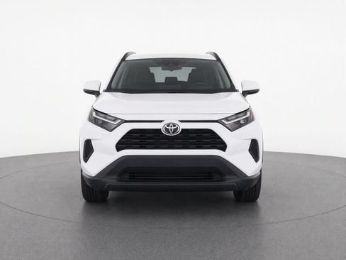 Used 2025 Toyota RAV4 XLE AWD/4WD image 5