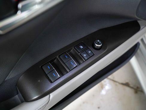 Used 2023 Toyota Camry XLE image 21