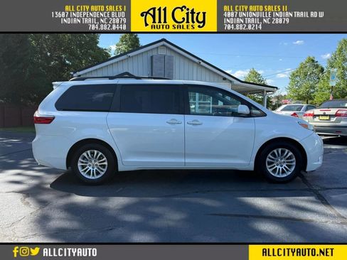 Used 2015 Toyota Sienna XLE Premium FWD image 8