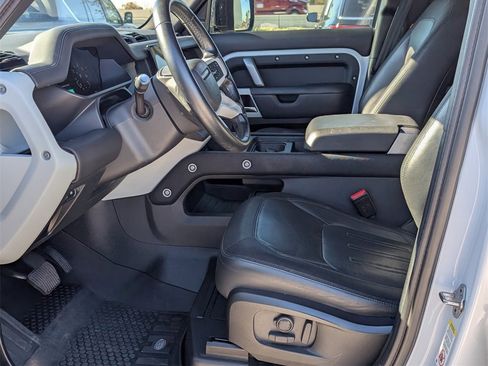 Used 2022 Land Rover Defender 110 X-Dynamic HSE image 13