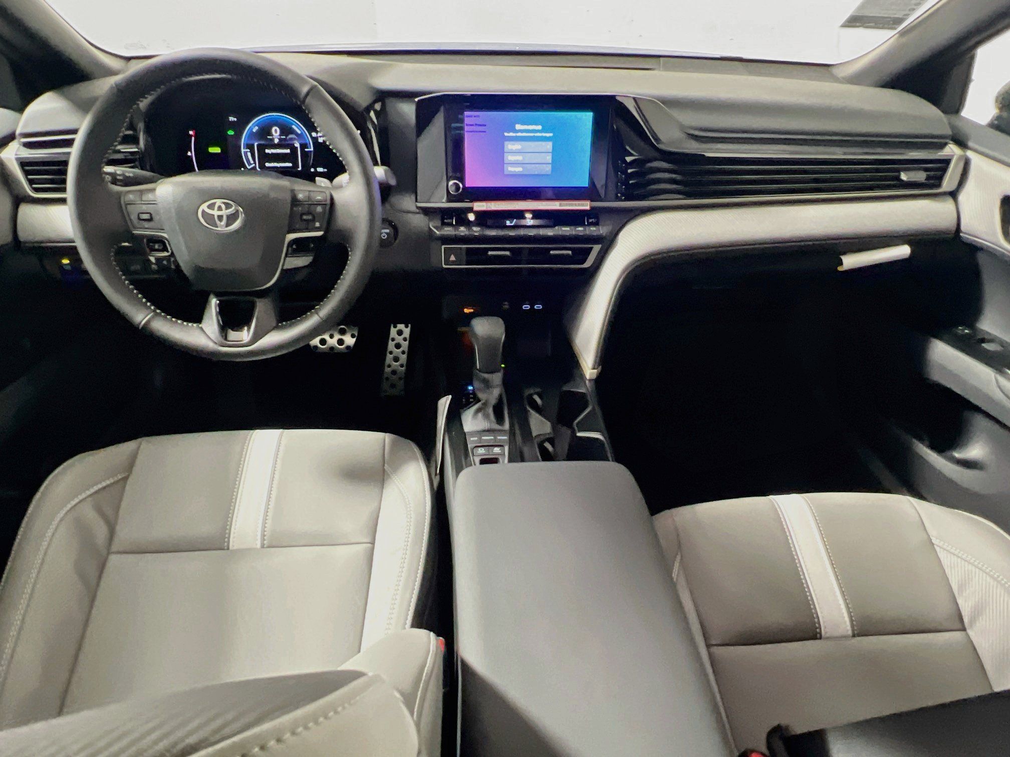 Used 2026 Toyota Camry SE FWD image 29