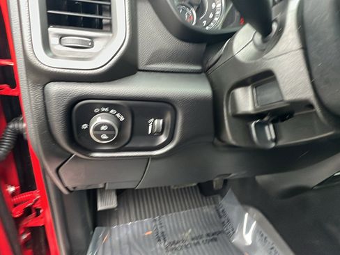 Used 2024 RAM 2500 Big Horn w/ Bed Utility Group image 25