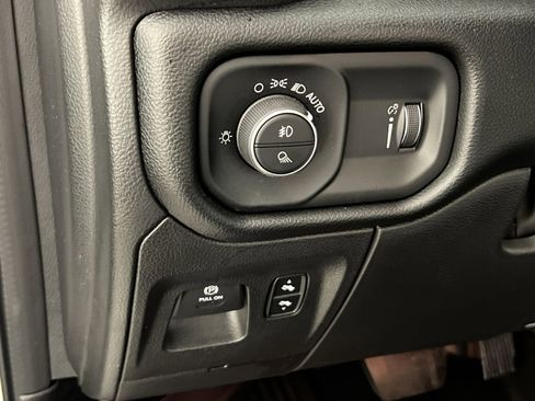 Used 2022 RAM 1500 Big Horn image 30
