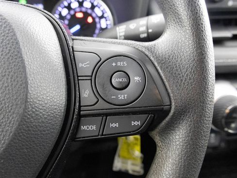 Used 2022 Toyota RAV4 LE AWD/4WD image 26