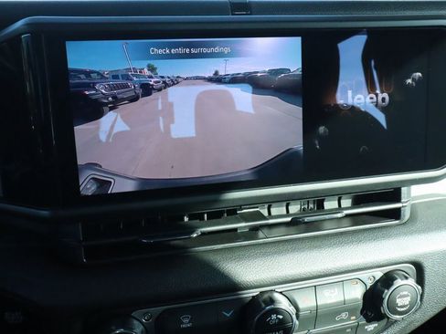 New 2025 Jeep Gladiator Sport image 6