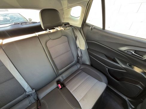 Used 2025 Chevrolet Trax LT image 42