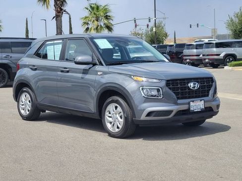 Certified 2026 Hyundai Venue SE FWD image 30