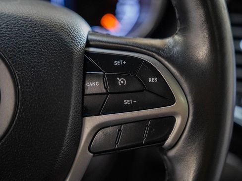 Used 2019 Jeep Grand Cherokee Limited w/ Luxury Group II RWD image 32