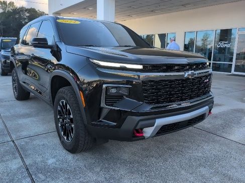 Used 2024 Chevrolet Traverse Z71 w/ LPO, Floor Liner Package image 1