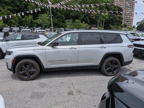 Used 2023 Jeep Grand Cherokee L Limited w/ Luxury Tech Group II AWD/4WD image 12