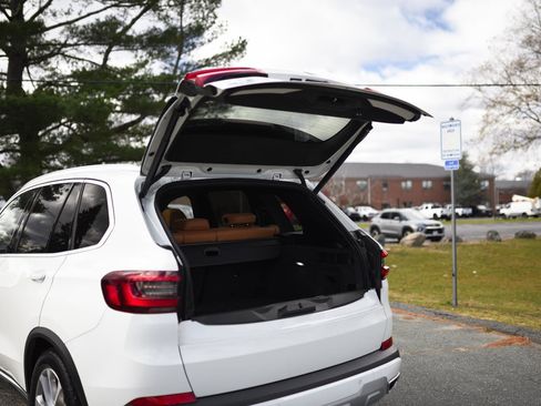 Used 2021 BMW X5 xDrive45e w/ Premium Package 3 image 16