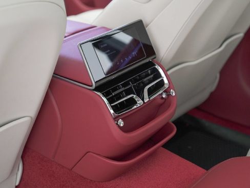 Used 2023 Bentley Flying Spur V8 AWD/4WD image 12