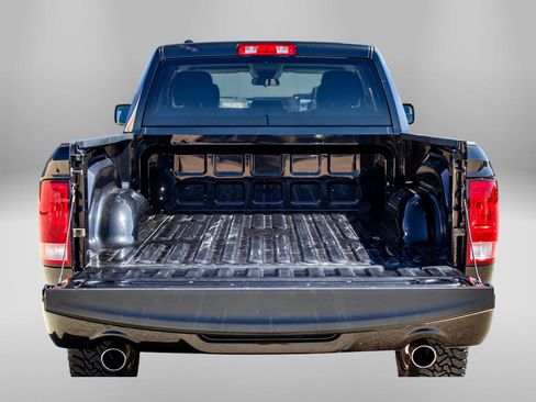 Used 2017 RAM 1500 Express AWD/4WD image 10