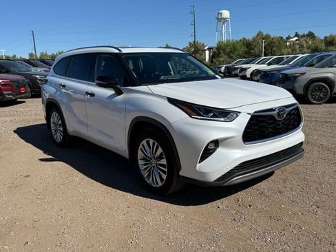 Used 2026 Toyota Highlander Platinum AWD/4WD image 7