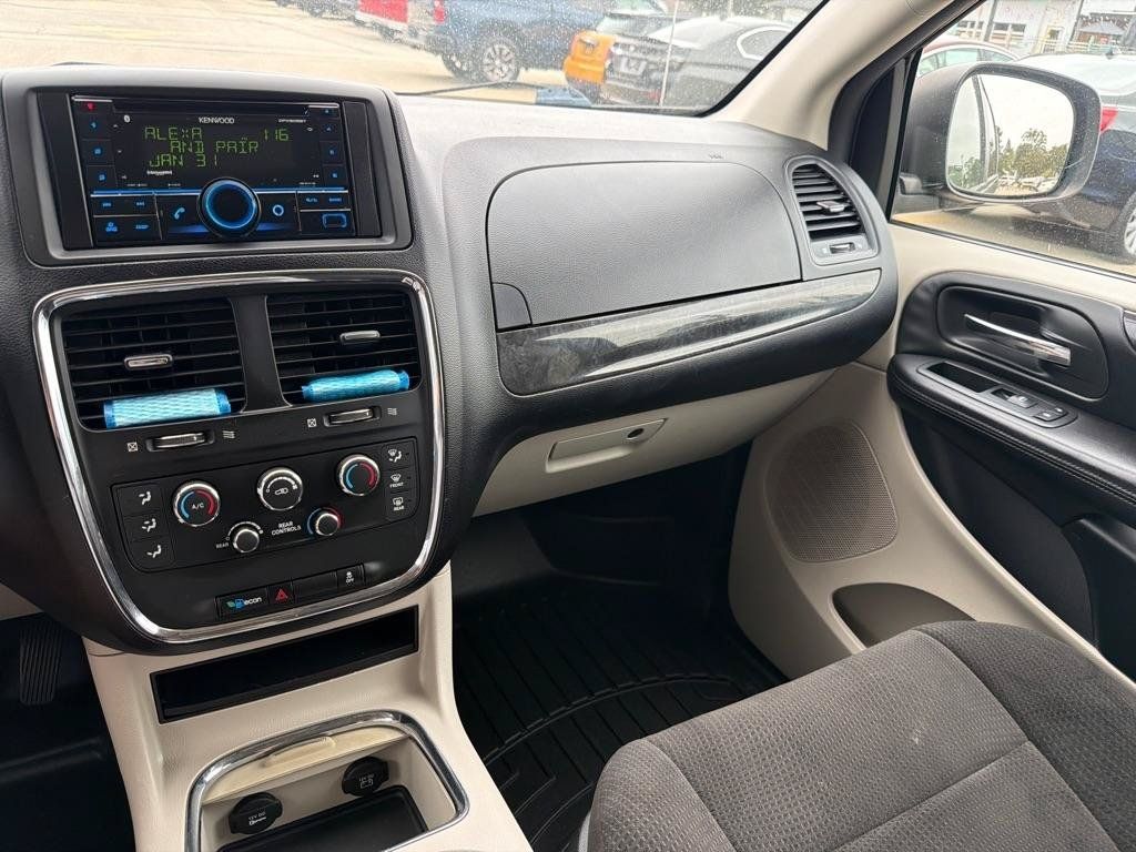Used 2012 Dodge Grand Caravan SXT FWD image 20