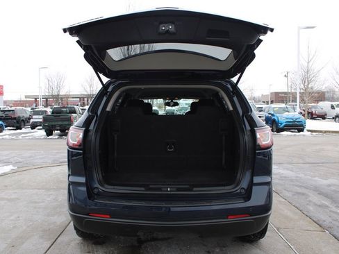 Used 2017 Chevrolet Traverse LT w/ Style and Technology Package image 9