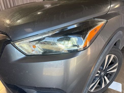 Used 2018 Nissan Kicks SR w/ Exterior Package FWD image 7