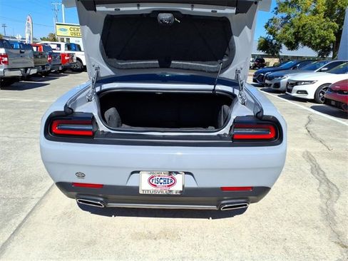 Used 2021 Dodge Challenger SXT image 29