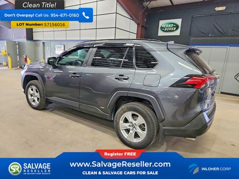 Used 2021 Toyota RAV4 LE AWD/4WD image 3