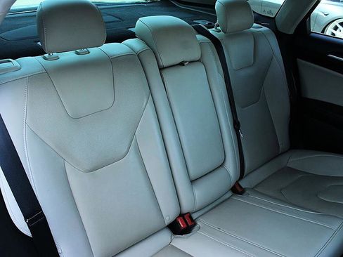 Used 2018 Ford Fusion Titanium image 22