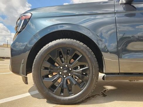 Used 2025 Ford Expedition Max Platinum w/ Stealth Appearance Package AWD/4WD image 8