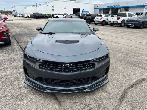 Used 2020 Chevrolet Camaro LT RWD image 6
