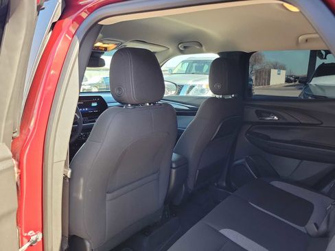 Used 2025 Chevrolet TrailBlazer LT w/ Convenience Package image 12