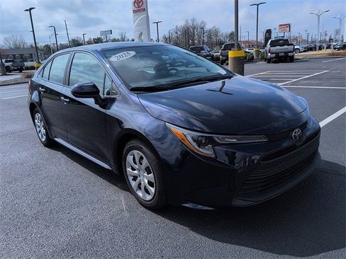 Certified 2025 Toyota Corolla LE image 1