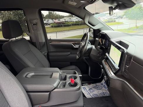 Used 2022 Chevrolet Silverado 1500 RST AWD/4WD image 27