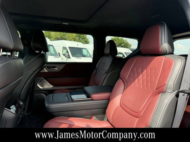 Used 2025 INFINITI QX80 Autograph AWD/4WD image 25