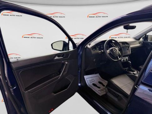 Used 2021 Volkswagen Tiguan SEL AWD/4WD image 12