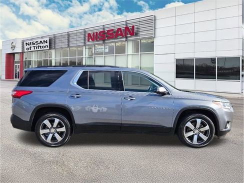 Used 2019 Chevrolet Traverse LT w/ LT Premium Package image 8