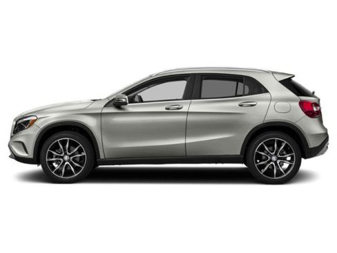 Used 2015 Mercedes-Benz GLA 250 4MATIC image 3