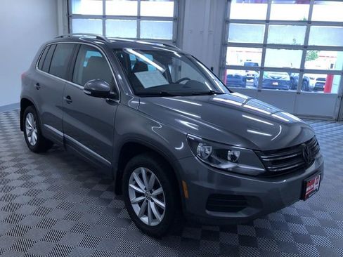 Used 2017 Volkswagen Tiguan Wolfsburg Edition AWD/4WD image 36